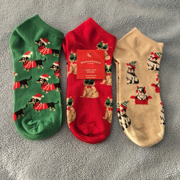 Christmas 🎄 Dog Print Socks - Green, Red, and Tan • NEW - Picture 7 of 7